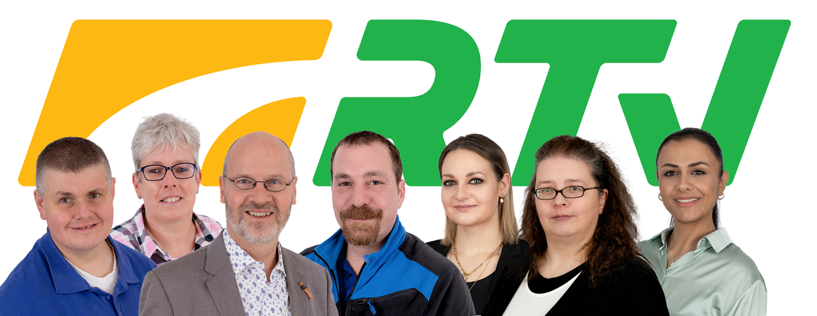 Abteilung Vertrieb und Finanzen Die Abteilung Vertrieb und Finanzen vor dem Logoschriftzug der RTV